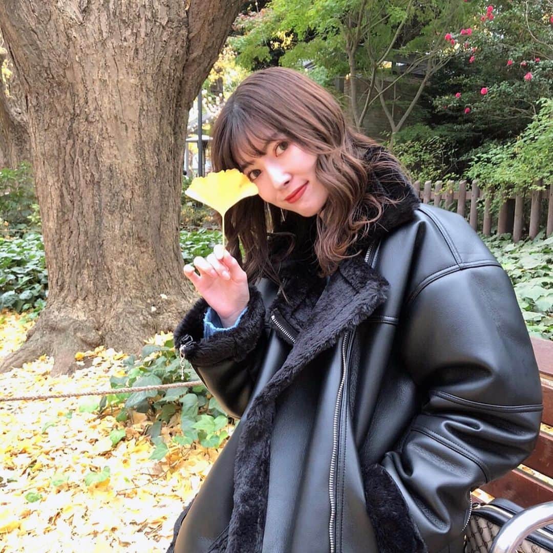 日下部美愛のインスタグラム：「11月ばいばい  #いちょう並木 #青山  #photo #japan #model #me #hair #fashion #fashionblogger #makeup  #followme #instagood #camera #instadaily #dailylook #한국 #맞팔 #사진 #데일리 #데일리룩」