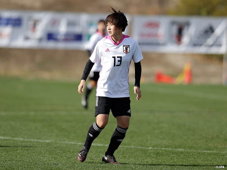 日本サッカー協会さんのインスタグラム写真 - (日本サッカー協会Instagram)「2020.11.29 Training Photo③📸】#なでしこジャパン　最終日トレーニングマッチ　逆転勝利で2020年の活動を打ち上げ  なでしこジャパンは11月29日(日)に1週間のトレーニングキャンプ最終日を迎え、いわきFC U-18と合同トレーニングを行い、その後40分ハーフでトレーニングマッチを行いました。  解散前のミーティングで #高倉麻子 監督は、「自分に限界を作らずにもっと上を目指してほしい」と選手たちに発破をかけました。2021年、いよいよ #東京オリンピック を迎える年に、周りを明るく照らすほどの輝きを持ったチームになることを目指し、「史上最強の、そして歴代“最光“のチームになる」と話して2020年のなでしこジャパンの活動を締めくくりました。  ✅トレーニングマッチの模様は #TeamCam で配信中！公式YouTubeチャンネル #JFATV でご覧ください📹  #jfa #daihyo #nadeshiko #Jヴィレッジ」11月30日 20時47分 - japanfootballassociation