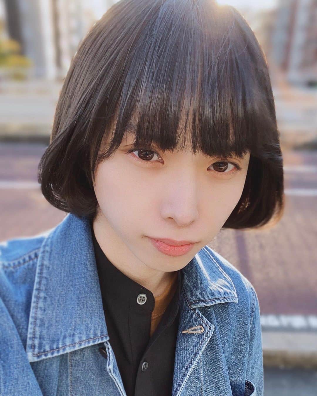 キクチユウジのインスタグラム：「⛅️ . . . . #モノトーンコーデ #grl #グレイル #グレイル購入品 #avex #白ブラウス #白黒コーデ #代官山 #代官山カフェ #大学生コーデ #大学生 #早稲田 #早稲田大学 #ヘアアレンジ #簡単ヘアアレンジ #ポニーテールアレンジ #ワンピース #ワンピースコーデ #ワンショルダー #ブラウスコーデ #サロンモデル #冬カラー #シースルーバング #シースルー前髪 #前髪 #冬メイク #メイク #アパレル #冬コーデ #読者モデル」