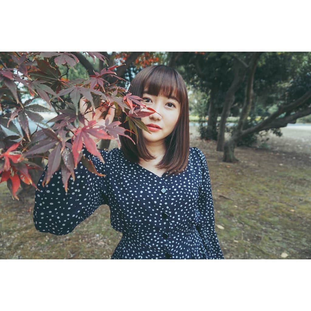 山下夏生のインスタグラム：「りなてぃん(@koyama_rina04)に撮ってもらいました🍁 秋も終わりだね。  #ポートレート #ポトレ #役者 #女優 #photography #portrait #portraitmodel」