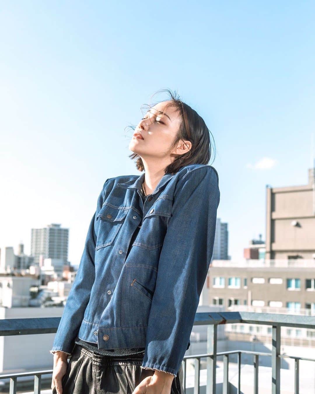 藤本奈月のインスタグラム：「@noriyuki__ikeda アーティストとモデルとしてのセッションは初。 だって最初の出会いは旦那の友達だったからw 作品撮影出来たの楽しかった〜！ @taya_salon_town   @gypsy_models_2020  . . . #japanesemodel  #model  #modeling #fashionmodel #femalemodel #asiamodel #asianbeauty #asianmodel #showmodel  #japanesegirl #photographer #photogenic #photooftheday #makeup #madeinjapan #japan #japanesegirl #portfolio #日本 #福岡 #モデル #作品 #作品撮影 #撮影 #作品撮り #モデル募集」