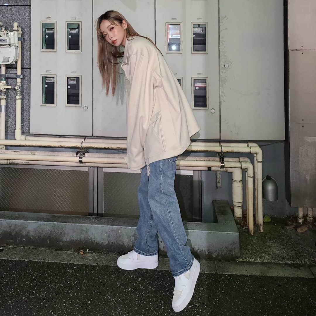 のインスタグラム：「ラフな日💃💃最近はスニーカーばっか👟👟  #mam_ootd」