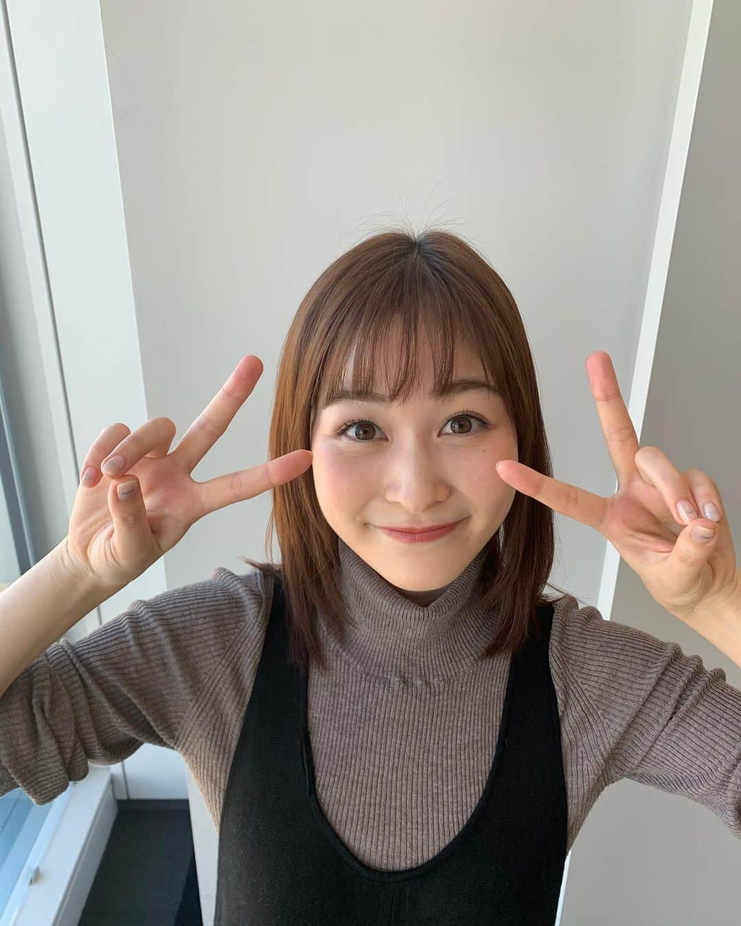 佐藤義朗さんのインスタグラム写真 - (佐藤義朗Instagram)「. 優しい後輩から誕生日プレゼントを頂きました🥲  #白ニット #山﨑誠 #岩田絵里奈  #今週のジャケパンマン私服編」11月30日 21時01分 - yoshiaki_sato11