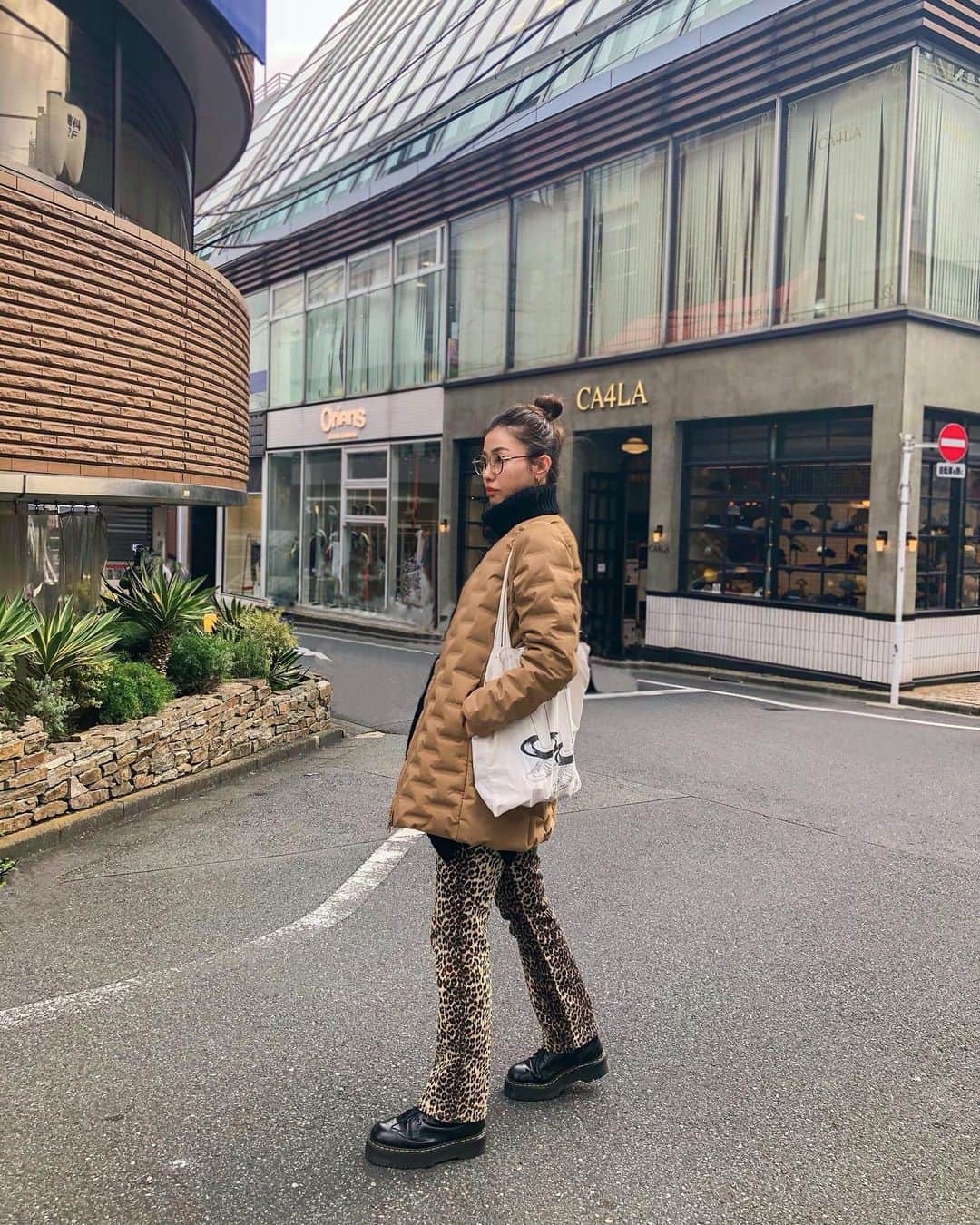 岩崎志保のインスタグラム：「@tigora_women coordinate. 11月はダウンジャケット。 すごく暖かくてふかふかで 丈感もちょうど良く使いやすくて優秀です◎  #tigora #tigora_women #pr #ティゴラ #スポーツデポ #アルペン」