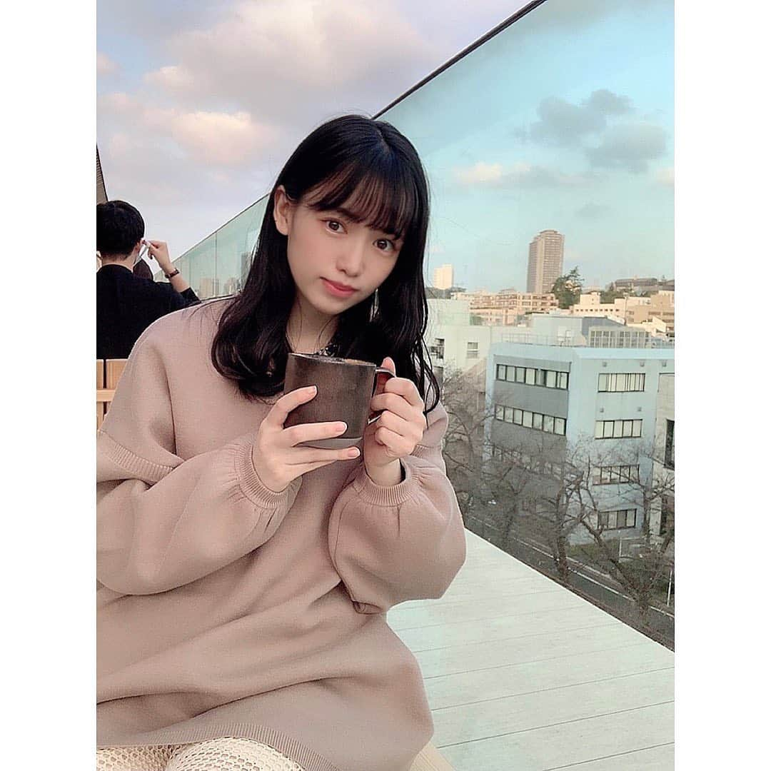 運上弘菜さんのインスタグラム写真 - (運上弘菜Instagram)「. 温かいの飲むと眠たくなるのなんでだろう~~☕️. . . . #前髪ぱっつん #落ち着かない #どうでしょう」11月30日 21時18分 - nappi_0809