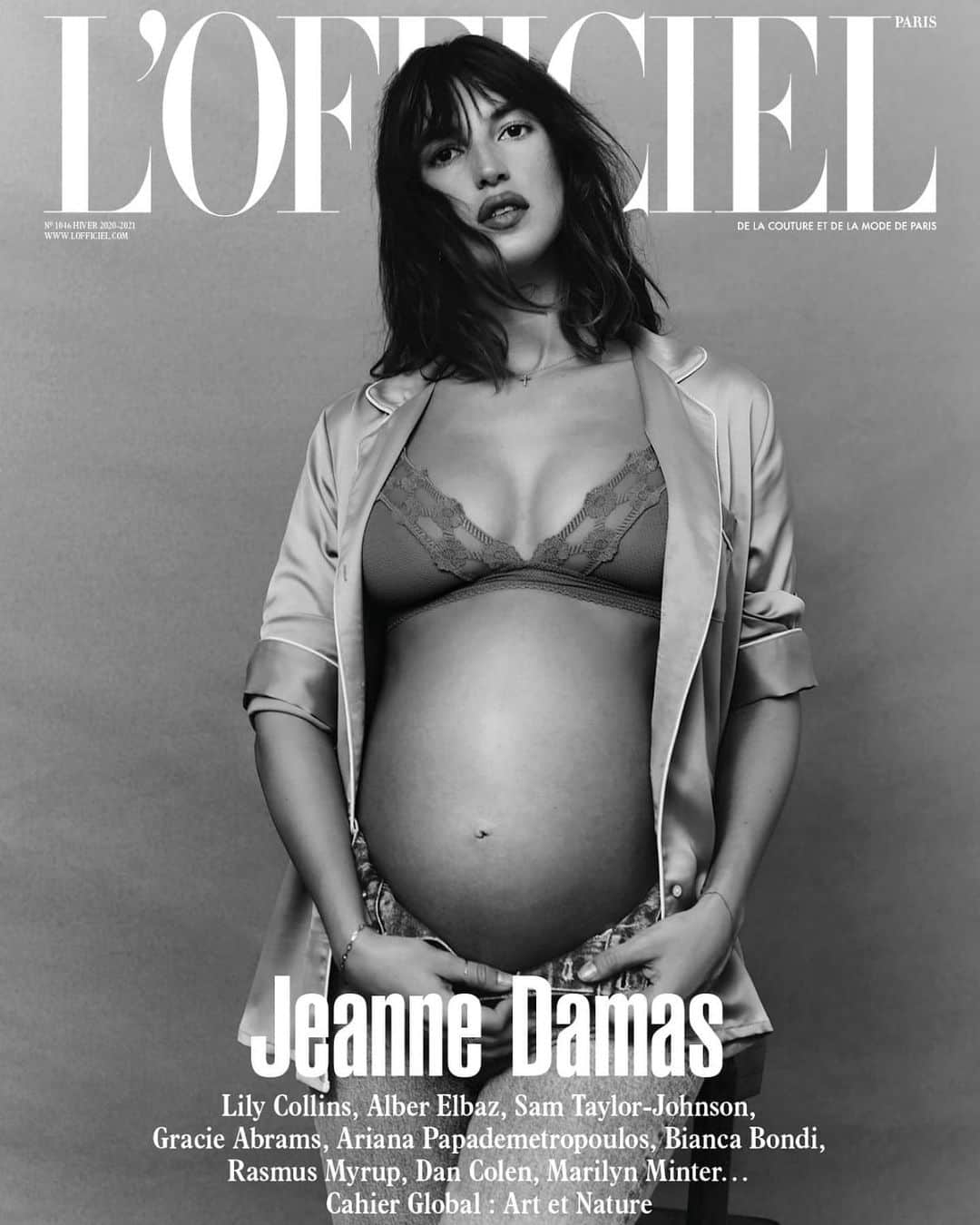 Jeanneのインスタグラム：「Out next week! Merci @lofficielparis @jenjalouse @vanessabellugeon @denis.boulze pour ce magnifique souvenir ❤️  Depuis le début de ma grossesse, j’apprends plein de choses sur la puissance du corps et ce que nous, en tant que femmes, pouvons accomplir. Je trouve qu’on n’est pas assez au courant de cette force qui est en nous. On va donner la vie, et souvent on ne nous aide pas à l’envisager ainsi. On met en avant les douleurs et les peurs, alors que c’est surtout un moment unique, magique, et d’empowerment.」