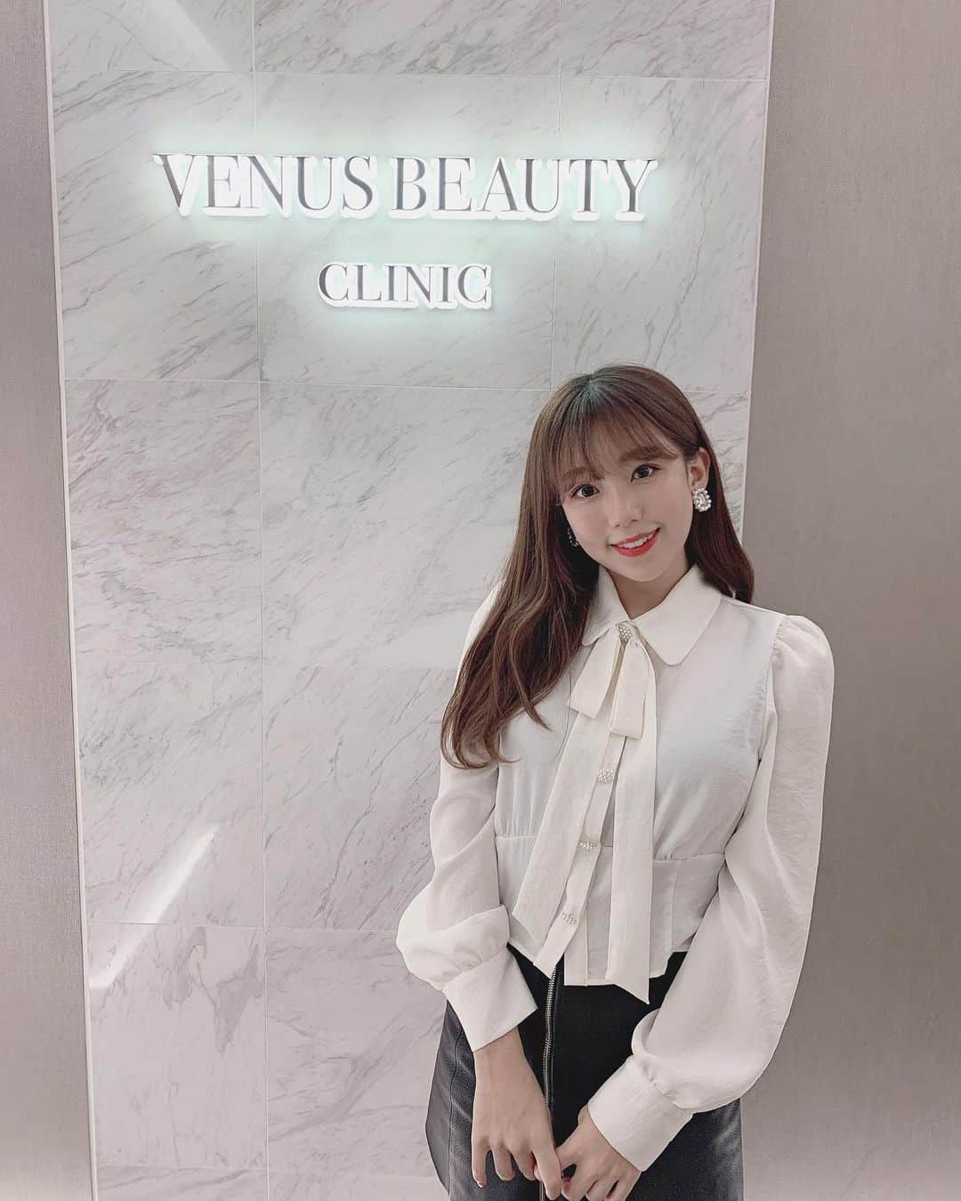 日野麻衣さんのインスタグラム写真 - (日野麻衣Instagram)「先日、いつもお世話になっている @venus_beautyclinic_ginza さんに 行ってきました☺️🌟 . 本当にいつも優しく丁寧に対応して頂いて毎回感動してます😢❤︎ ダーマペンのおかげで、お肌トラブル少しずつ改善してきているので、これからも続けて頑張りたいです✨✨ . . #お肌のこと #venusbeautyclinic #ヴィーナスビューティークリニック #銀座 #ダーマペン」11月30日 21時33分 - hinomaiofficial