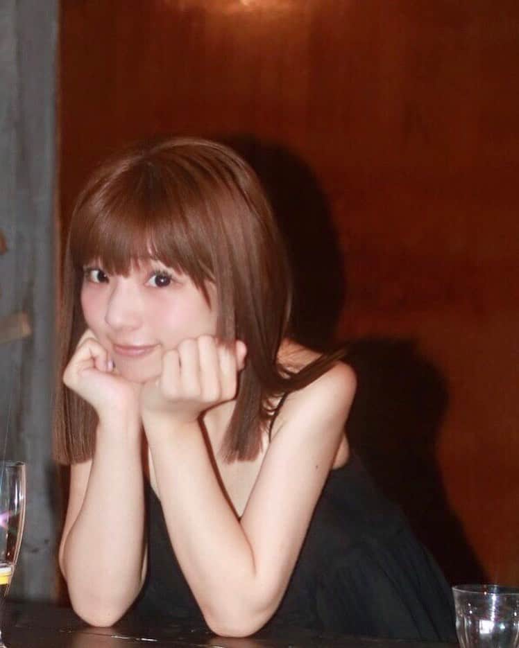 のインスタグラム：「夏でも〜冬でも〜 撮影会は薄着・水着だよね🐣 （スタジオだと🥰  ➡️12月撮影会 6(日)smoothイルミネーション撮影会17:30〜 12（土）smooth学校スタジオ撮影会 12:30〜  12日で撮影会も歳納めです♡ もう2020年終わるのかぁ(´･_･`)  ➡️ #DMM アイドルオークションから 直筆年賀状だしています💓  #被写体　#撮影会　#ポートレート  #portrait #model #idol #アイドル #hairstyle #dmm #写真好きな人と繋がりたい #一眼レフ #camera  #📷」