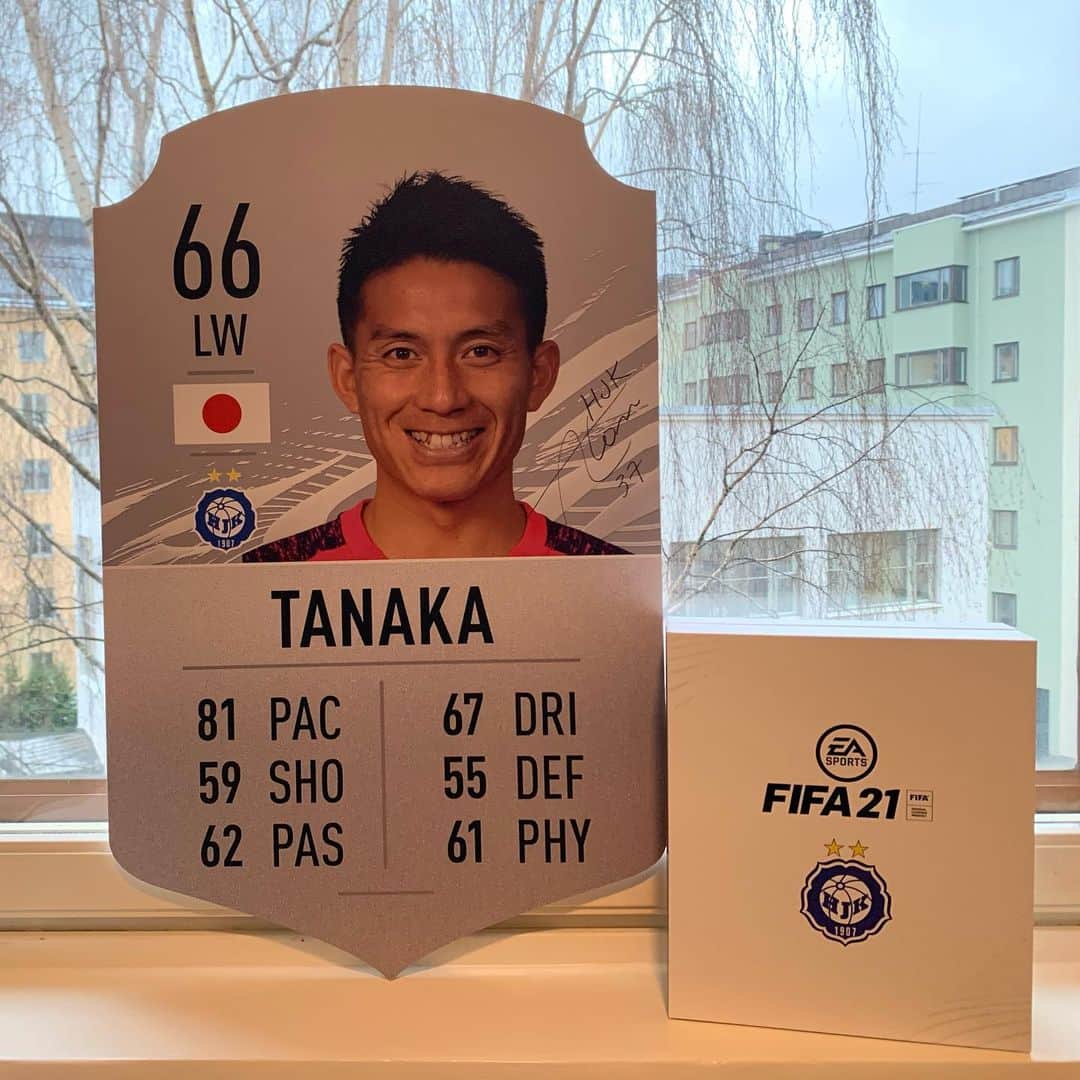 のインスタグラム：「プレゼント企画♪ FIFA21 HJK パッケージ　PS4&PS5 ATOM 37バージョン！ サイン入りパネル付き！  僕はゲームしないのでプレゼントしちゃいます♪  【応募条件】 ①現在フォローしてくれてる方のみ (11/28までにフォロー) ②公開アカウントの方 ③いいね&コメントで応募完了  -応募期間- 〜12月6日まで！  ※当選発表はDMにてご連絡」