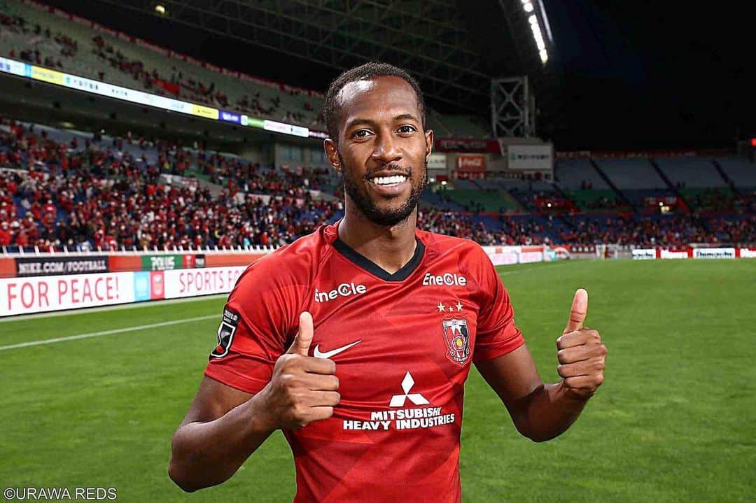 クエンテン マルティノスさんのインスタグラム写真 クエンテン マルティノスinstagram 年を持って浦和レッズを退団することになりました この3年間 ファンの皆さんと浦和レッズには感謝しています 決して楽ではありませんでしたが やっと最後はピッチで