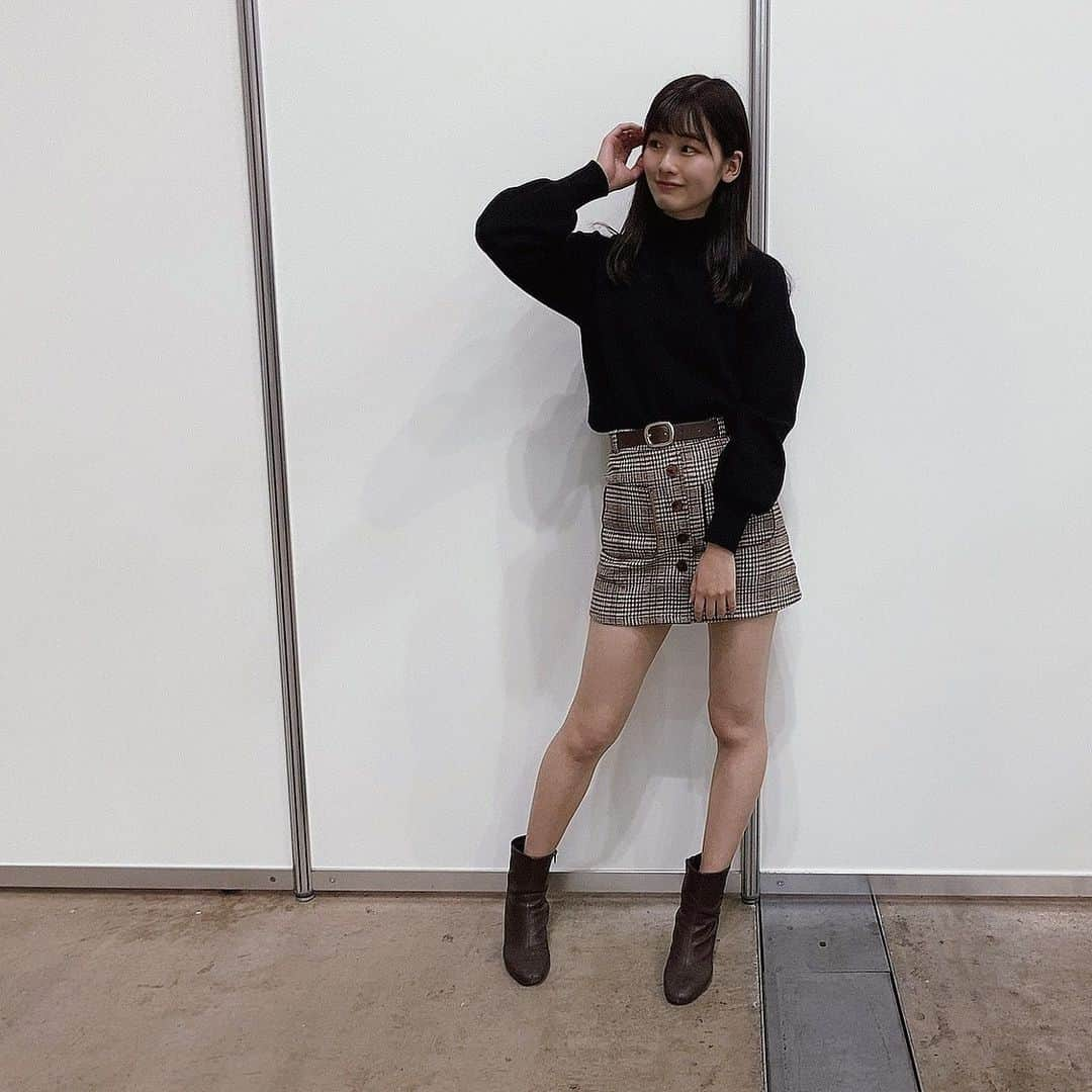 浅井七海さんのインスタグラム写真 - (浅井七海Instagram)「.﻿ ミニスカート…！﻿ mini skirt…！﻿ ・ ・ #miniskirt #skirt #ミニスカート」11月30日 21時54分 - naamin48_