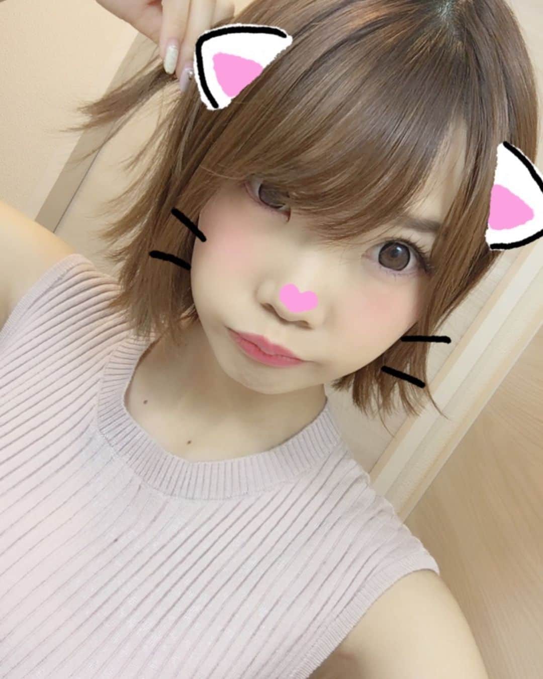 武田美憂のインスタグラム：「. 実はレースが終わったので、 髪の毛を切………ってません॰˳ཻ̊♡ これにしたいぁという願望です。 . #髪の毛伸びるの早い #何年前だろか #オウルテックレディ #sgt #supergt #owltech #tgrteamsard #sard #いいねしてね #portrait #portraitphotography #model #japanesegirl  #racequeen #レースクイーン #グラビア #水着 #ハウススタジオ #被写体モデル #被写体 #モデル #作品撮り #ポトレ #ポートレート #followme」