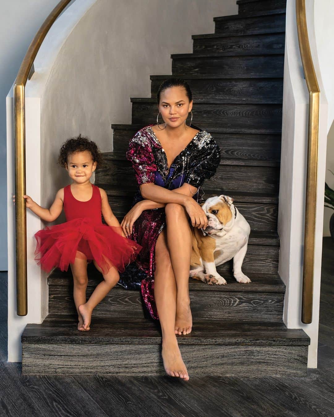 Vogueさんのインスタグラム写真 - (VogueInstagram)「Happy birthday, @chrissyteigen!  It’s nearly impossible to find a subject Teigen hasn’t discussed on her exploding, eight-figure social-media channels, or that she considers out of bounds. In 2018, she shared her personal philosophies when it comes to navigating the Internet.  Tap the link in our bio to read the full profile. Photographed by @gigilaub, Vogue, November 2018.」12月1日 7時30分 - voguemagazine
