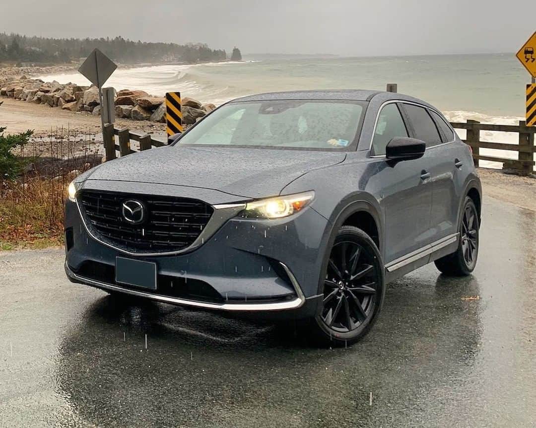 MAZDA Canadaのインスタグラム：「A dark and stormy day for the 2021 Mazda CX-9 Kuro edition. 📸: @eastcoasttesterrr」