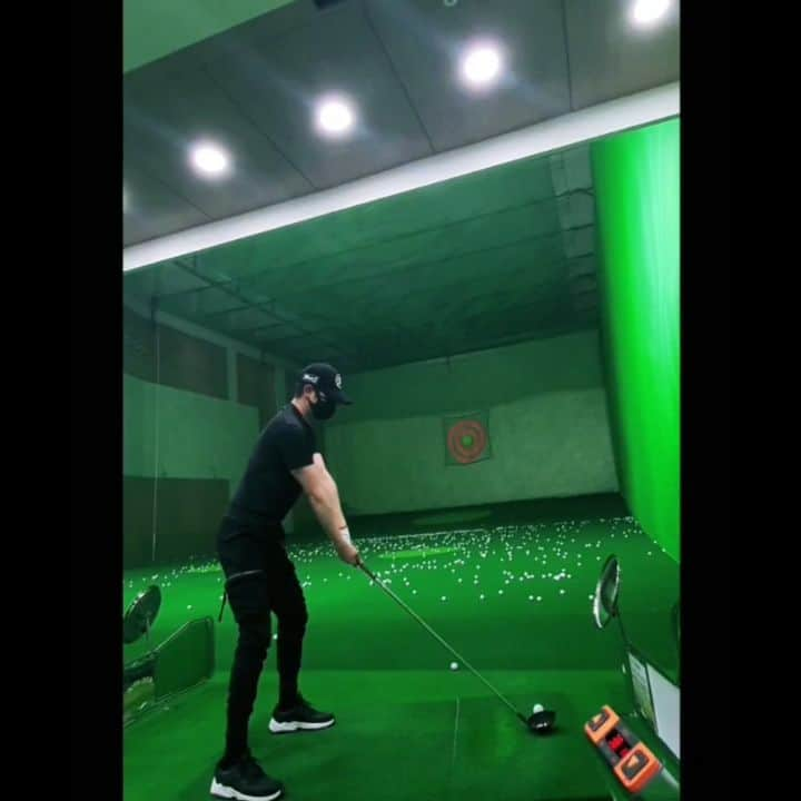 パク・シフのインスタグラム：「Good morning sunshine 🌞  #golf#golfswing#practice#골프#골프스윙」