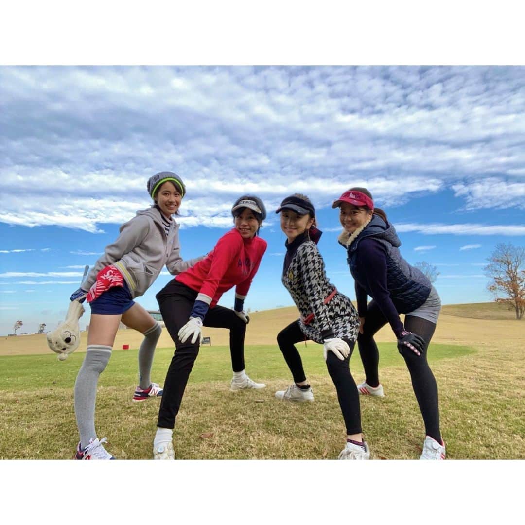 VANRIさんのインスタグラム写真 - (VANRIInstagram)「* Hello December✨ 今月もよろしくね☺︎ . #第2回女子ゴルフ #楽しい時間はあっという間 #今年一番難しかったコース #でも #お天気良かったし #ご飯は美味しかったし #綺麗なところだった @kantani_ayumi @akinamiyano @aiharakawa93  #みんなそれぞれクセ強め #みんな違ってみんな良い」12月1日 8時25分 - vanri0121