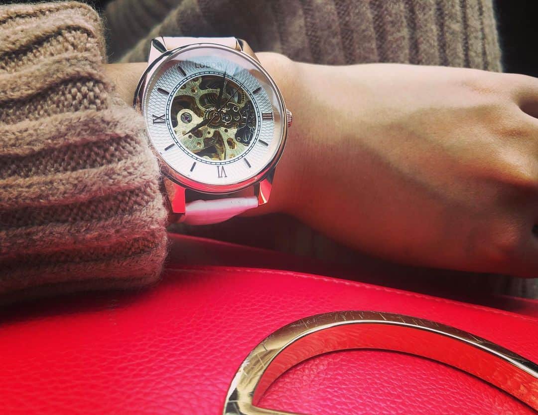R!Nのインスタグラム：「My new watch ⌚︎  【ringeks76】 10%オフクーポン、よかったら使って下さい😌  #lobor #ロバー #腕時計 #時計 #手元倶楽部 #プレゼント #ギフト #クリスマスプレゼント #ペアウォッチ #PR」