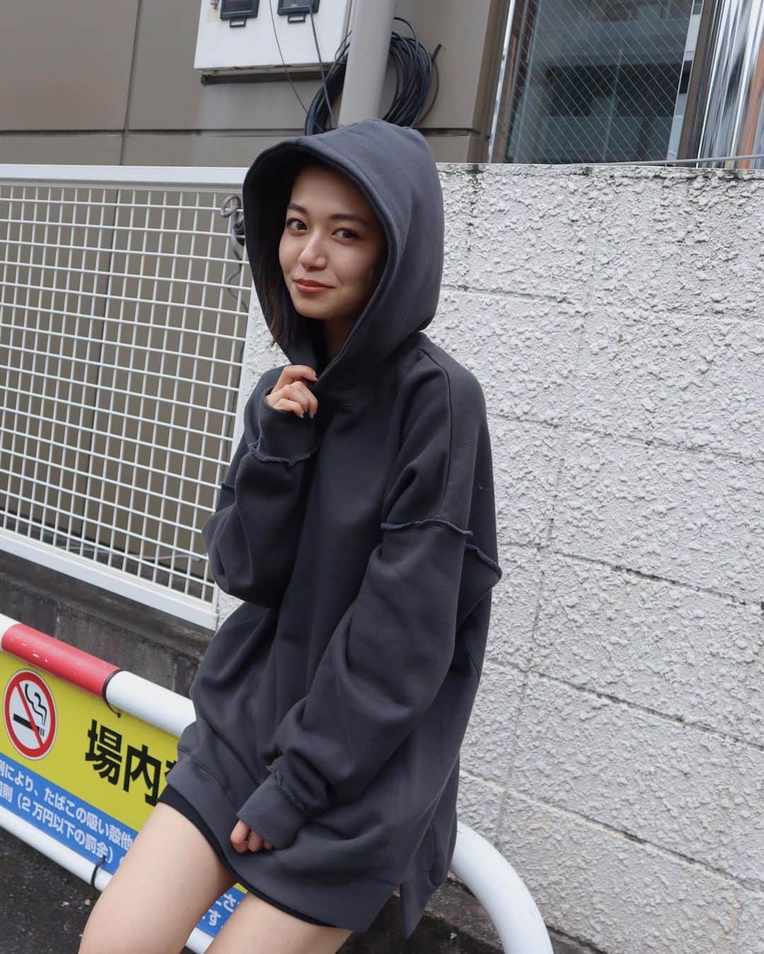 LISAさんのインスタグラム写真 - (LISAInstagram)「Over size hoodie も明日入荷です☑︎ @emoda_official #EMODA」11月30日 23時55分 - lisanaito