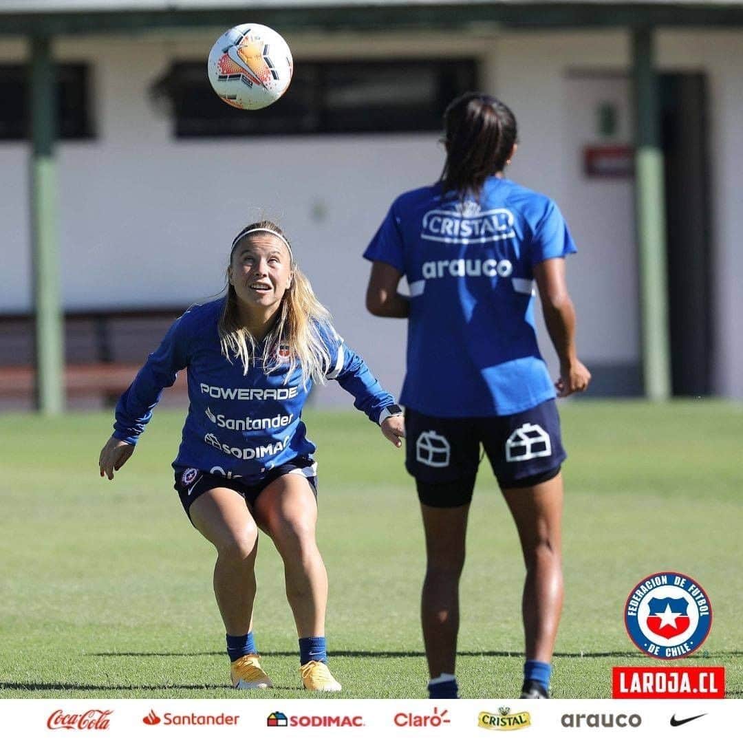 サッカーチリ代表チームさんのインスタグラム写真 - (サッカーチリ代表チームInstagram)「🇨🇱😍 Revisa las imágenes del entrenamiento de este domingo de #LaRojaFemenina, que ya prepara el segundo partido ante Zambia.  📅 Martes 1 de diciembre 🕰 18:30 horas 🏟 Estadio Nacional  📸 Carlos Parra (@parrazagal)  Comunicaciones ANFP   #LaRoja #Chile #SelecciónChilena」12月1日 0時20分 - laroja