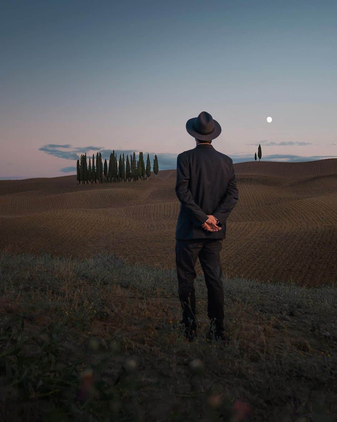 Simone Bramanteさんのインスタグラム写真 - (Simone BramanteInstagram)「{ Gently Shaped } • I traveled extensively in Northern and Central Italy lately, finding in the shapes of the landscapes the respect and the smartness who worked it, without changing his identity. On this trip I talked about the excellence of our territory in a story produced together with @whatitalyis and a partner synonymous with class and elegance @millemigliaofficial  #🇮🇹  #whatitalyis #millemiglia2020」12月1日 0時16分 - brahmino