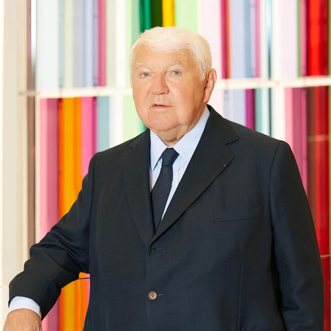 Longchampのインスタグラム：「Paris, November 28th, 2020, Longchamp has just lost its president, Philippe Cassegrain, who, for the past 60 years, has dedicated his energy and his talent to the success of this French family company.  Paris, 28 Novembre 2020, Longchamp vient de perdre son président, Philippe Cassegrain, qui, depuis 60 ans, a  consacré son énergie et son talent au succès de cette entreprise française et familiale.   #Longchamp #Heritage #FamilyStory」