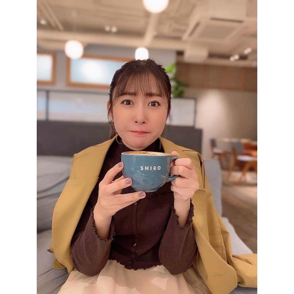 多田愛佳さんのインスタグラム写真 - (多田愛佳Instagram)「自由が丘にあるSHIRO CAFEに行ってきました💓 . 焼きカレーとソイラテを頂きましたが、とっても美味でした🥺🥺 . 2枚目の写真はソイラテ飲んで、美味しくてあんな顔になりました😂 . . #shirocafe #shiro #自由が丘カフェ」12月1日 0時22分 - lovetannnnnn