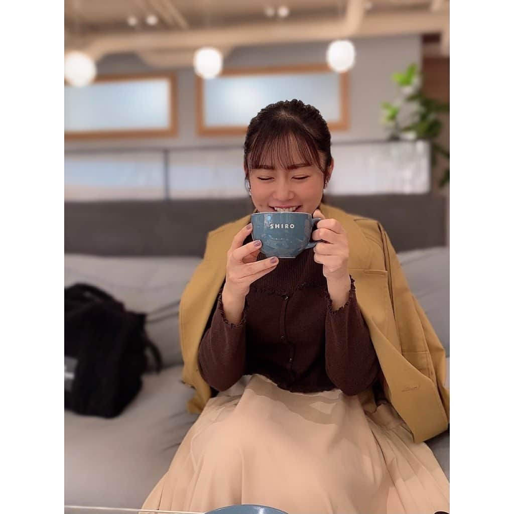 多田愛佳さんのインスタグラム写真 - (多田愛佳Instagram)「自由が丘にあるSHIRO CAFEに行ってきました💓 . 焼きカレーとソイラテを頂きましたが、とっても美味でした🥺🥺 . 2枚目の写真はソイラテ飲んで、美味しくてあんな顔になりました😂 . . #shirocafe #shiro #自由が丘カフェ」12月1日 0時22分 - lovetannnnnn