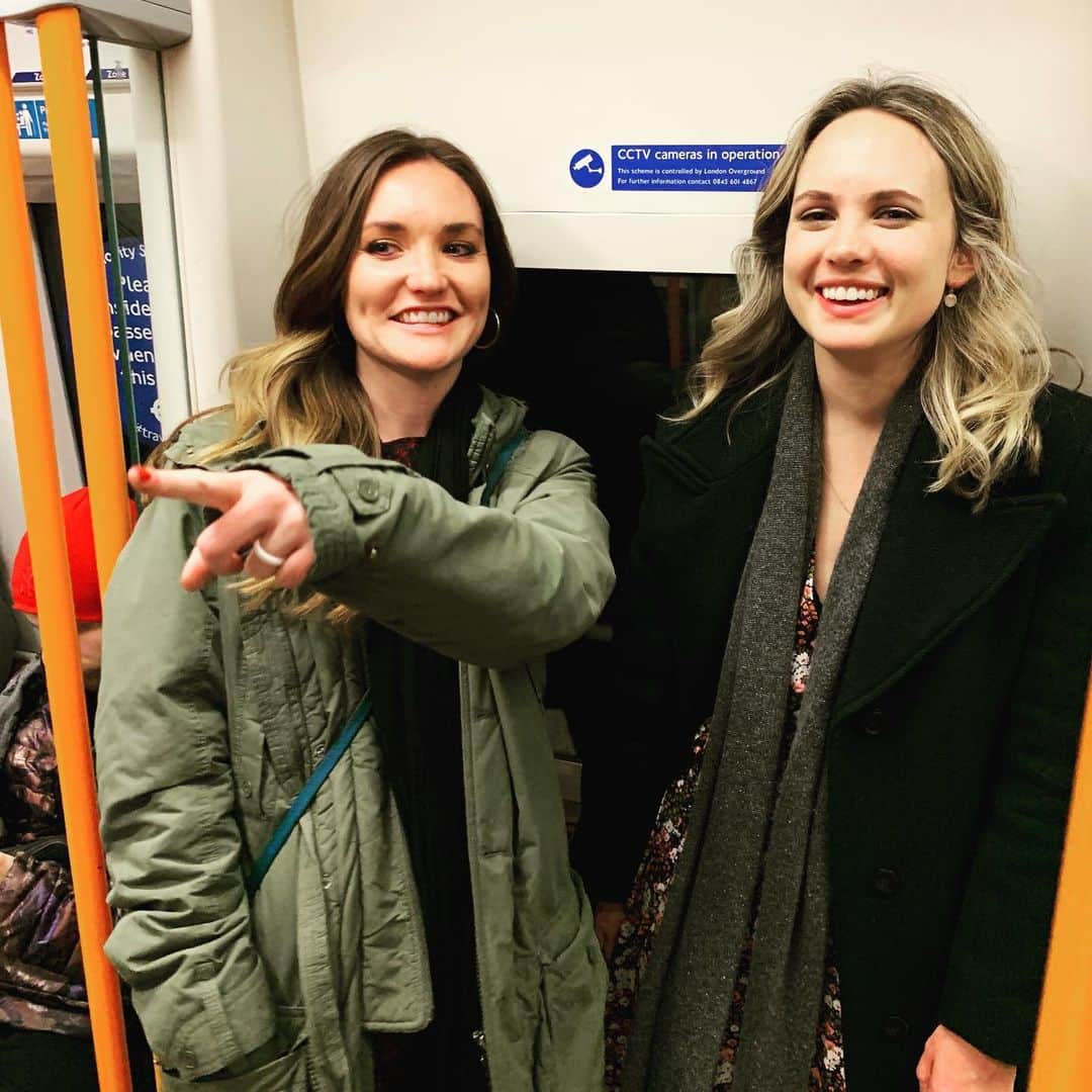 メガン・ジェット・マーティンのインスタグラム：「Way back at the beginning of 2020 my best friend flew across the world to surprise me and we laughed, sans mask, on public transportation. All of which is now a crime in most countries.」
