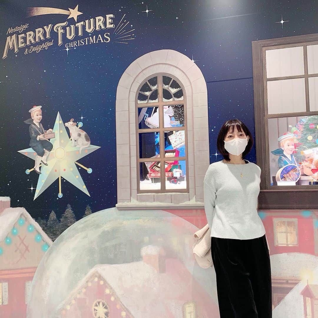 のインスタグラム：「明日は念願のランチデート💕 嬉しくて眠れないかも😂 ・ 会いたい人に気軽に会える世界に住みたいね✨ ネットじゃなく。 明日は今年思ったこととか、いっぱい話してしまいそうだ。 ・ ・ ・ #おやすみなさい ✨ #goodnight  #shinjuku #isetan  #saorinishihara #voiceover #voiceactor #japanesevoiceover #narrator #myvoicedemo @saolisample ← #こんな声です #ナレーター #西原さおり」