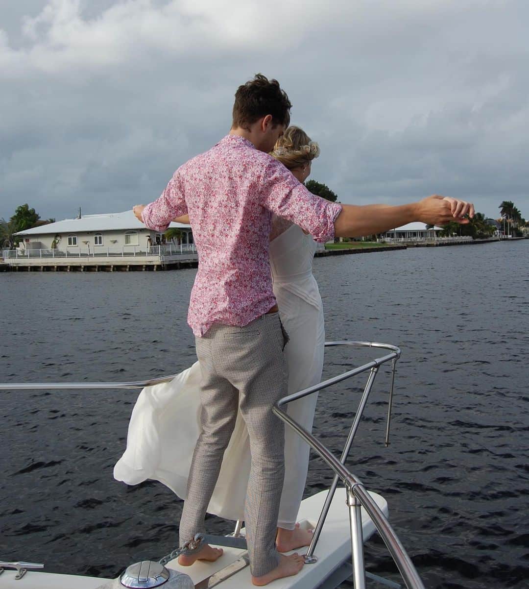 フランシスコ･ラチョースキーのインスタグラム：「7 years ago today, in a boat out in the sea , we made our love official! But it’s been over 10 years since we started our journey! Our boat still sailing strong chasing adventures all over the world! Happy anniversary my love @jessiann_gravel ❤️ can’t wait for many many many more years together! ❤️❤️ Je t’aime」