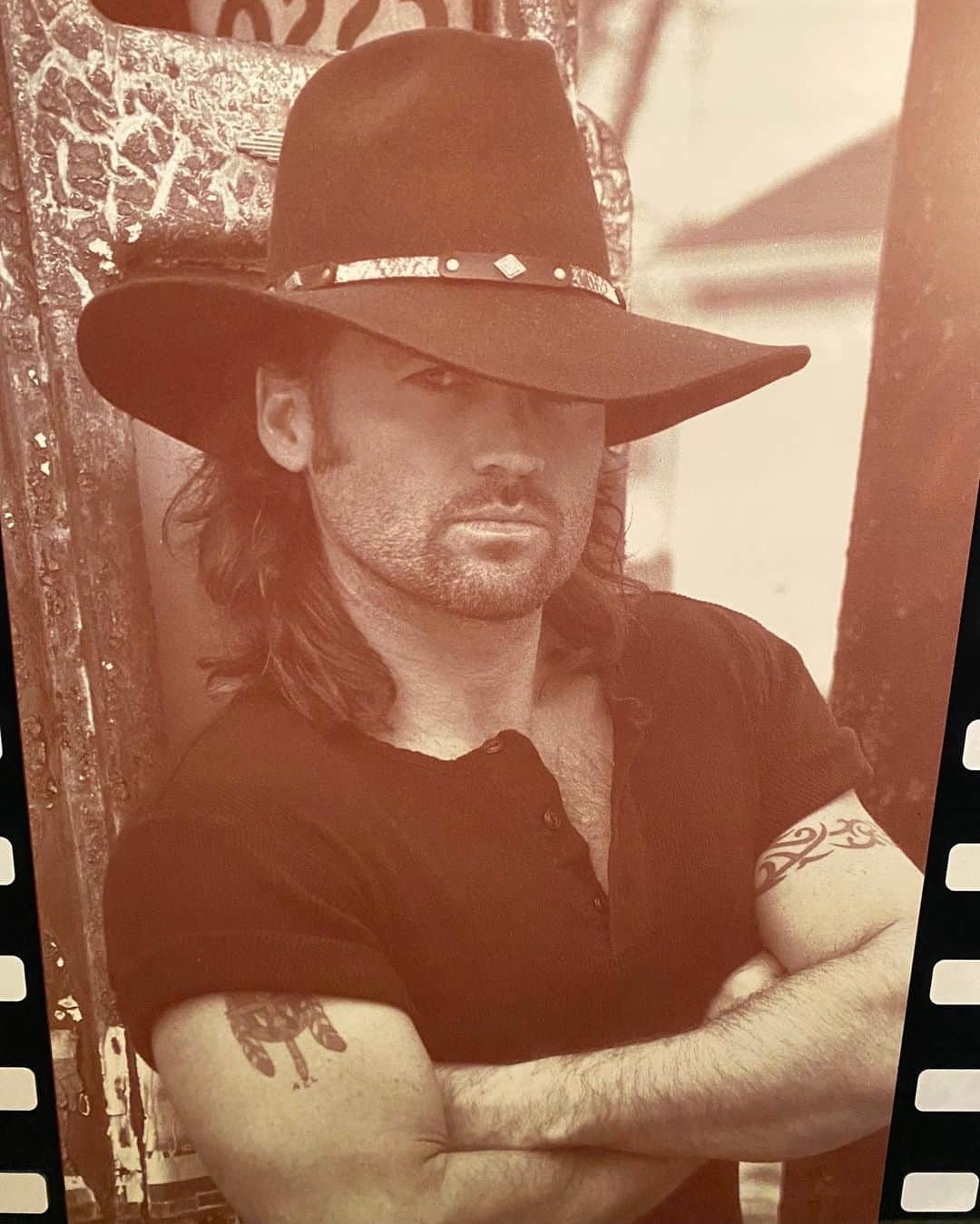 ビリー・レイ・サイラスのインスタグラム：「Happy #MulletMonday! 📸:@tishcyrus」