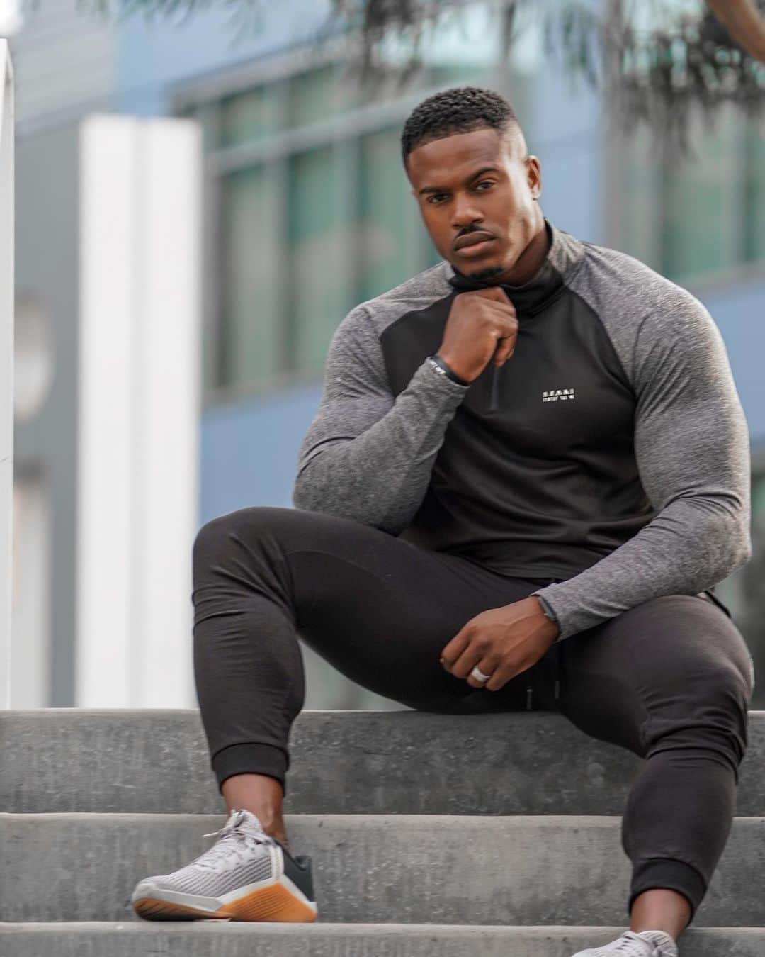 Simeon Pandaさんのインスタグラム写真 - (Simeon PandaInstagram)「@boohoomanofficial Cyber Monday in full effect! 40% OFF everything 😳😅⁣ ⁣ #simeonpanda #boohooman #mensfashion #menstyle #menstyleguide #mensstyle #mensshoes #mens #menswear #la #losangeles #malemodel #model #fashion #style #swag #drip」12月1日 1時28分 - simeonpanda