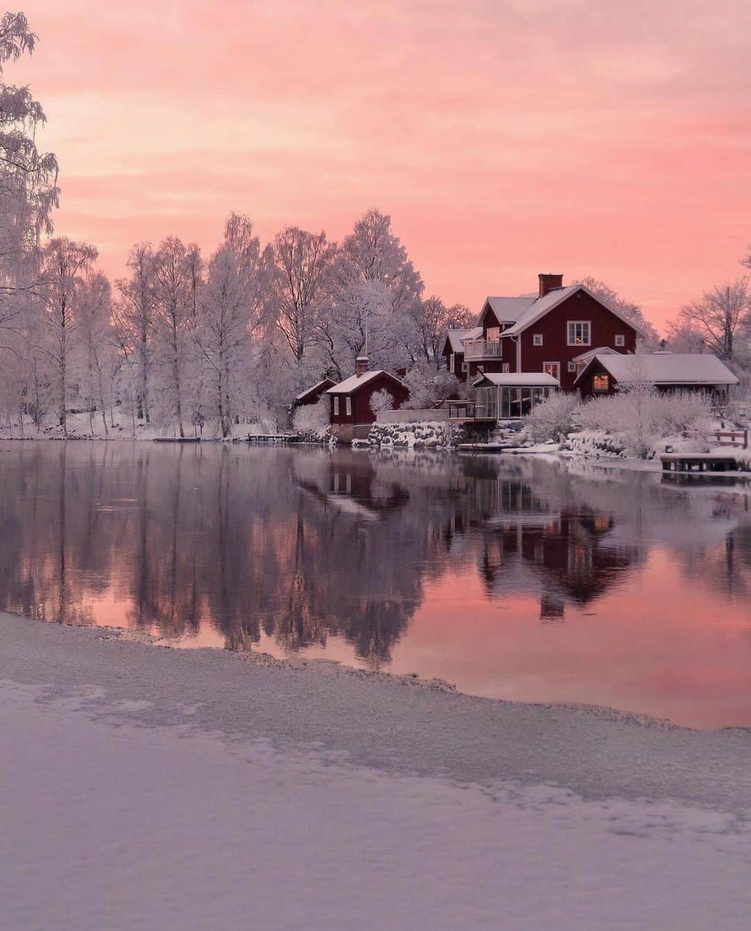 Wonderful Placesさんのインスタグラム写真 - (Wonderful PlacesInstagram)「Beautiful winter in Sweden ✨😍😍❄️❄️✨ . Pictures by ✨✨@mariaanderhell✨✨ #wonderful_places for a feature ❄️💜」12月1日 1時56分 - wonderful_places