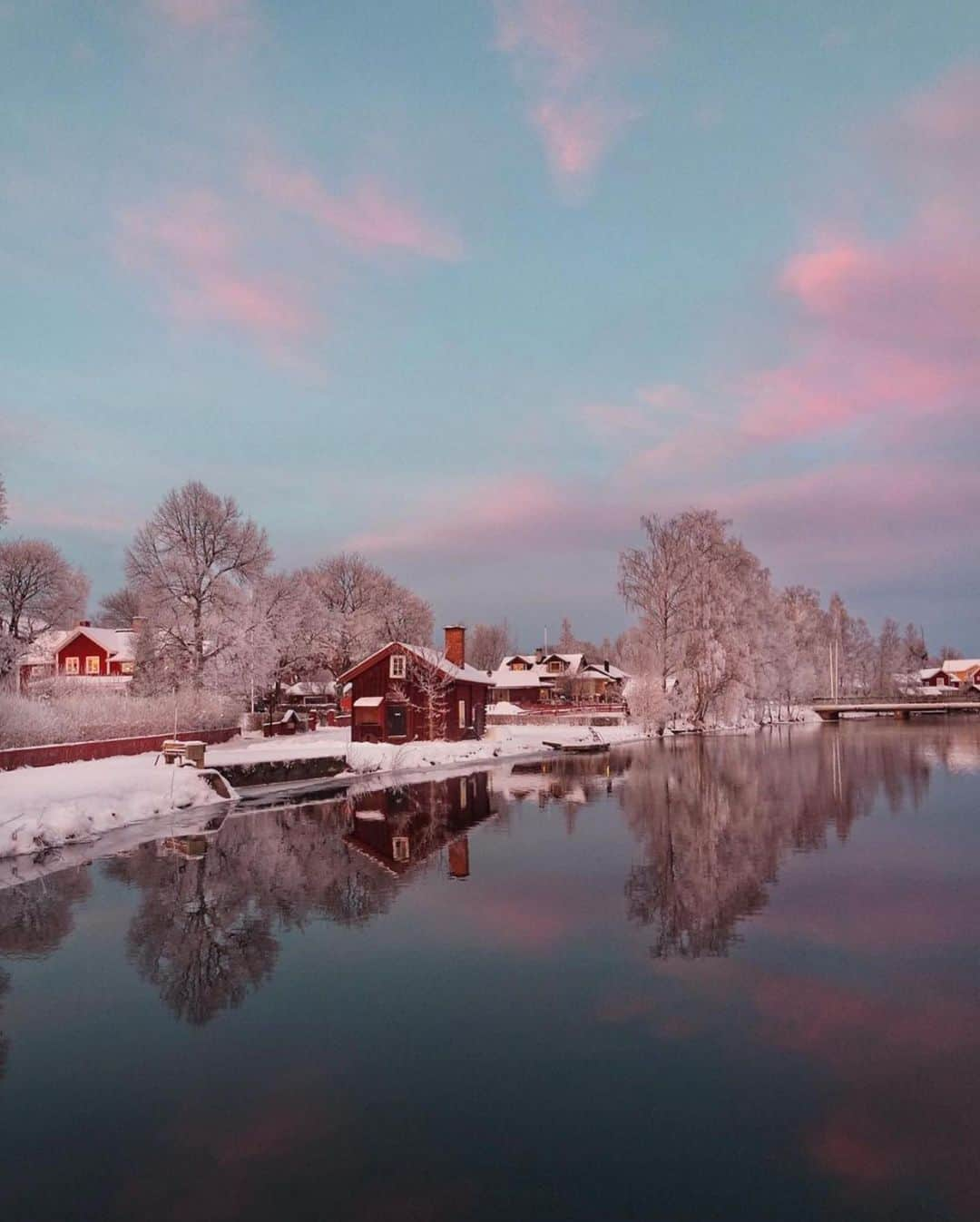 Wonderful Placesさんのインスタグラム写真 - (Wonderful PlacesInstagram)「Beautiful winter in Sweden ✨😍😍❄️❄️✨ . Pictures by ✨✨@mariaanderhell✨✨ #wonderful_places for a feature ❄️💜」12月1日 1時56分 - wonderful_places