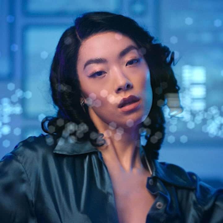 リナ・サワヤマのインスタグラム：「👽LUCID👽 EXTENDED REALITY video coming soon !! 😎😎😎 make sure you're subscribed to my Youtube channel 😍😍😍」