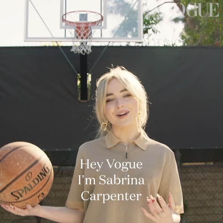 サブリナ・カーペンターのインスタグラム：「perfect night in w/ vogue🤍」