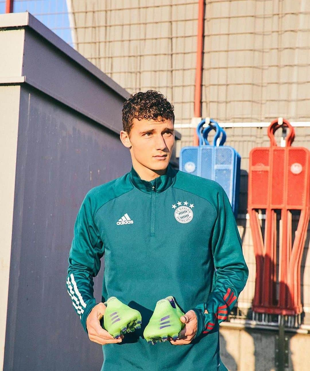 ベンジャマン・パヴァールさんのインスタグラム写真 - (ベンジャマン・パヴァールInstagram)「Back at it ! Monday training with the #Xghosted 🚀🚀 @adidasfootball @fcbayern」12月1日 2時13分 - benpavard21