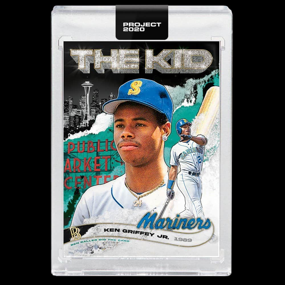 ベン・ボーラーのインスタグラム：「🚨My 18th card of my Project 2020 set. Ken Griffey Jr aka The Kid is now available for sale! (Go to my stories or twitter for link on where to buy) This is my most anticipated card out of all 20 cards in #Project2020 ! Yes even more than my Jeter or Trout. And this time, I’m giving away a $20,000 white gold white VS diamond 💎 custom BB Seattle Mariners chain away. All you have to do is buy 1 single base card to enter the raffle. No trickery or games when I give away huge prizes. Your odds of winning are better than any state lottery! Transparency always and it will given to someone totally random. BUT the more cards you guy the better your chances. 🤞🏼 Screenshot your purchase and email BENBALLERDIDTHECARD@gmail.com to enter the raffle. Good luck 💙 #Seattle #206 #KenGriffeyJr #Mariners #TheKid #BBDTC 💎」