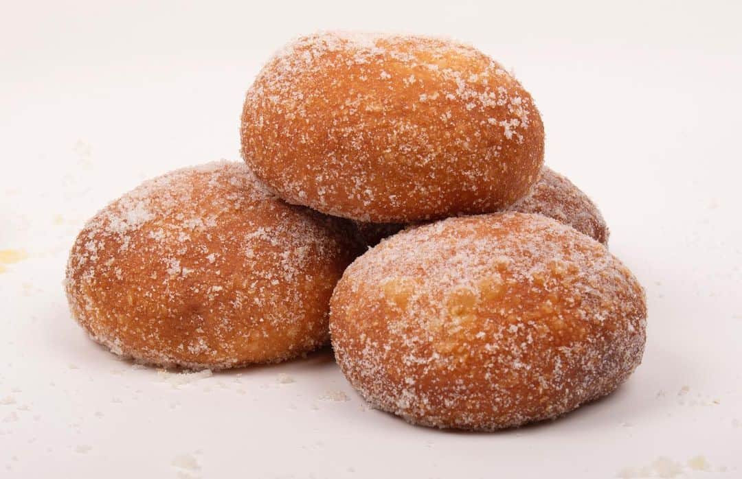 Zippy's Restaurantsのインスタグラム：「Sweeten #CyberMonday when you buy three malasadas get one FREE!」