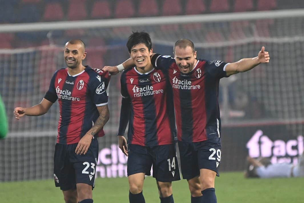 ロレンツォ・デ・シルヴェストリのインスタグラム：「Team Spirit and Good Vibes!  INSIEME si va lontano! Complimenti a tutto il gruppo! 💪🏻⚽️👏🏻🏃‍♂️  #Bologna」