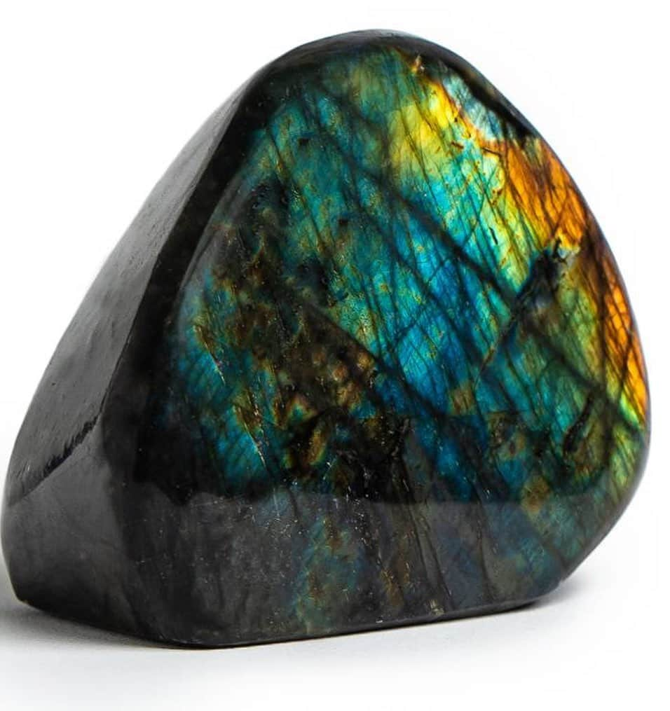 Linda Hallbergさんのインスタグラム写真 - (Linda HallbergInstagram)「Day 3: Labradorite, my favorite crystal!  Swipe to see the crystal, and the crystals for the rest of the week! Which one do you look forward to the most? :) #crystalmakeupchallenge   Product list:  Base @danessa_myricks Vision Cream Cover N03 @lindahallbergcosmetics Infinity Filter Light @lindahallbergcosmetics Infinity Palette – Andromeda, Virgio, Cigar, Maffei, Zwicky  Eyes @lindahallbergcosmetics Black Core Crayon @danessa_myricks Colorfix Limesickle @danessa_myricks Colorfix Magnetic @natashadenona Metropolis Palette @lindahallbergcosmetics Atria Flash Crayon @lindahallbergcosmetics Infinity Power Lash Waterproof Mascara  Lips @natashadenona Lip Oh-phoria Mauve  Brows @lindahallbergcosmetics Sketch and Sculpt Dark Brown & Tinted Brow Gel Taupe」12月1日 2時48分 - lindahallberg