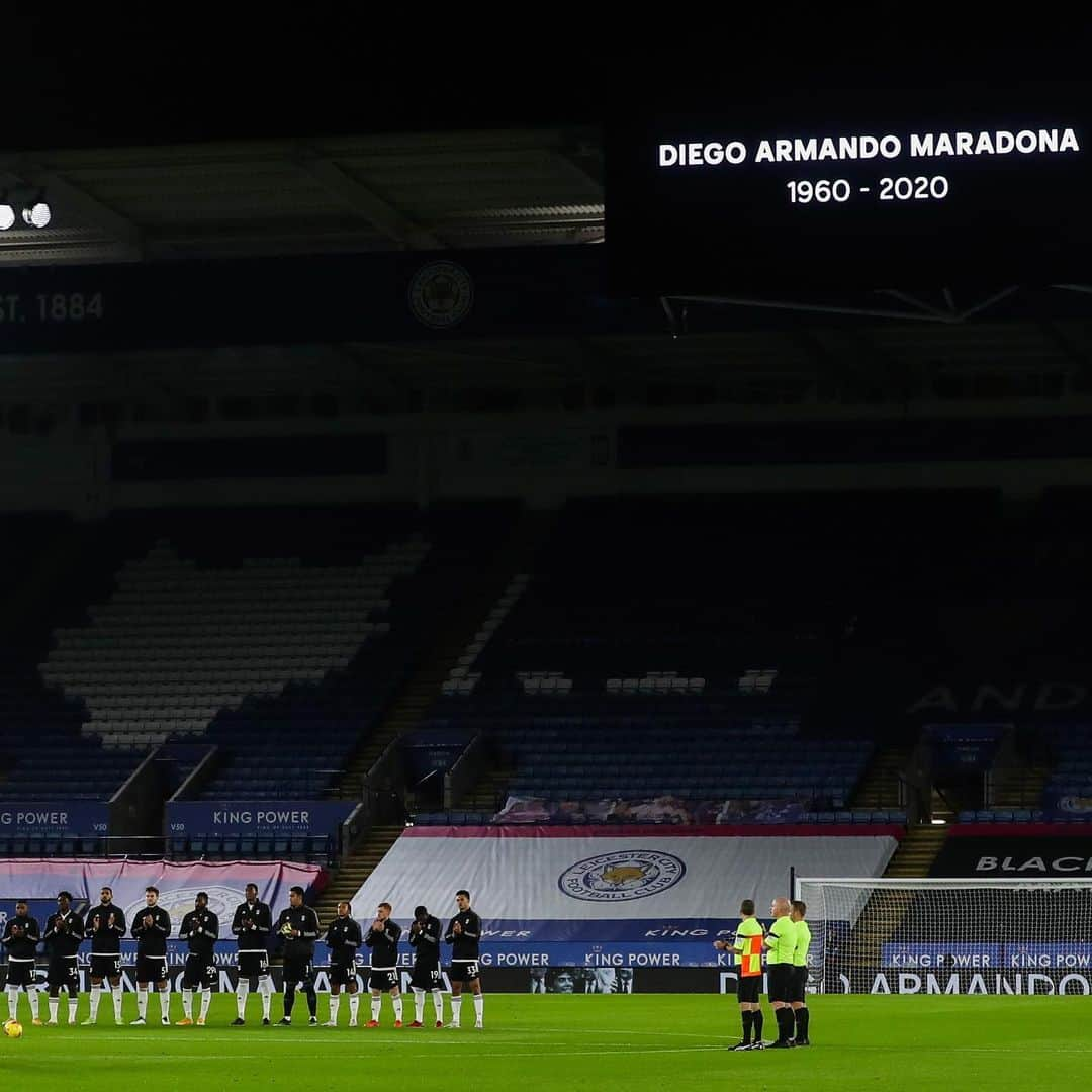 フラムFCさんのインスタグラム写真 - (フラムFCInstagram)「A minute’s applause. For you, Diego & Papa. ❤️ #FFC」12月1日 2時46分 - fulhamfc