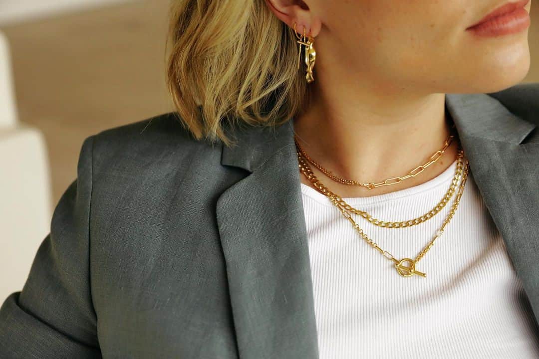 Estée Lalondeのインスタグラム：「ad / Last day to shop my @daisy_jewellery collection at 20% off! Use the code BF2020 at check out 💞 I’m so grateful to every one of you for supporting this collaboration 🥺💖 #esteelalondeXdaisy #linkinbio」