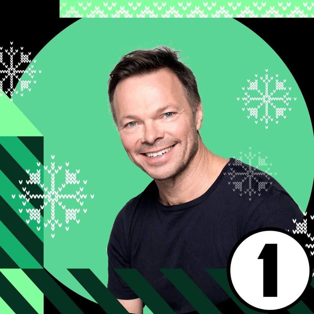BBC Radioさんのインスタグラム写真 - (BBC RadioInstagram)「Ready for the one Christmas party you won’t embarrass yourself at? 😅   Make sure you’re listening to Radio 1 on @bbcsounds Tuesday from 5pm where we’ll be playing ALL of the festive bangers along with 1Xtra, Radio 2, 6 Music, Asian Network and R1 Dance. ⁣ ⁣ And swipe to see the presenters ready to bring you those Christmas party vibes from wherever you are with mixes throughout the night. 🎅🤶🎄🎶」12月1日 3時00分 - bbcradio1