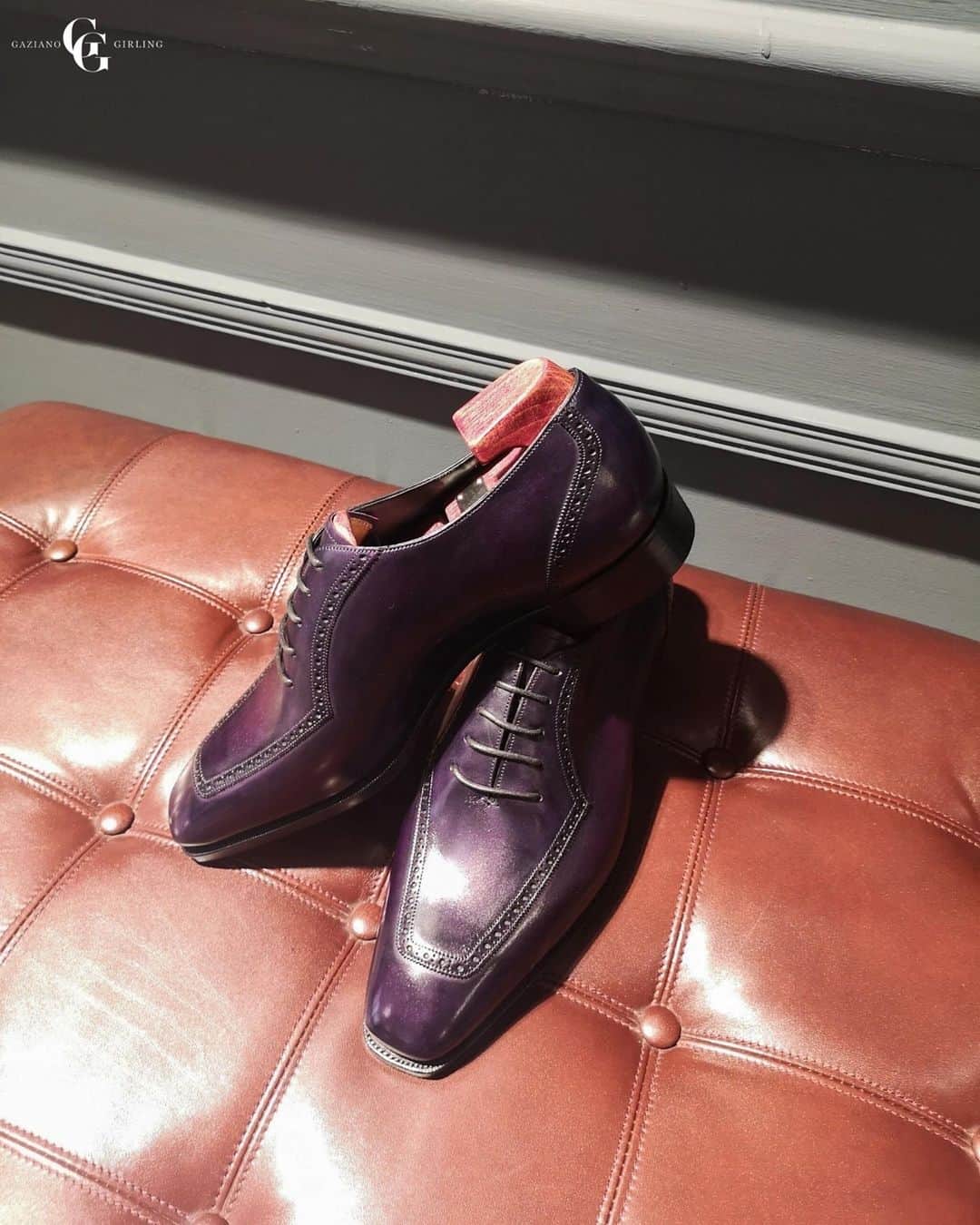 のインスタグラム：「The Grendon In Orchid Patina On A TG73 Last. . . . . . . . . . . . .   #menstyle #classicshoes #elegantshoes #handwelted #handmadeshoes #classicfootwear #stylish #shoemaker #mensfootwear #bespokemakers #fashion #brspokemakers #bespokeshoes #mensfashion #madeinengalnd  #mensshoes #menswear #shoesoftheday #shoestagram #shoestyle #shoeporn #shoes」