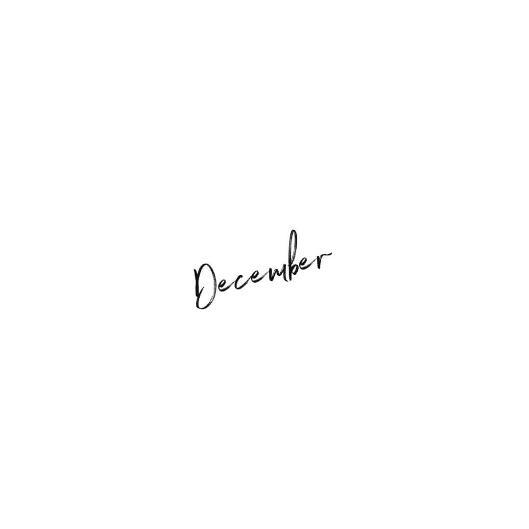 日下裕江さんのインスタグラム写真 - (日下裕江Instagram)「𝔻𝕖𝕔𝕖𝕞𝕓𝕖𝕣  2020年最後の月 12月に突入✨  コロナ禍で大変な世情になったけど、 思い残す事のない様、 貴重な残り１ヶ月を過ごそう❀.*･ﾟ  みんな12月も宜しくね！  #december #12月 #2020年12月 #2020年最後の月 #コロナな2020年 #2020コロナ」12月1日 3時13分 - hiroe___h