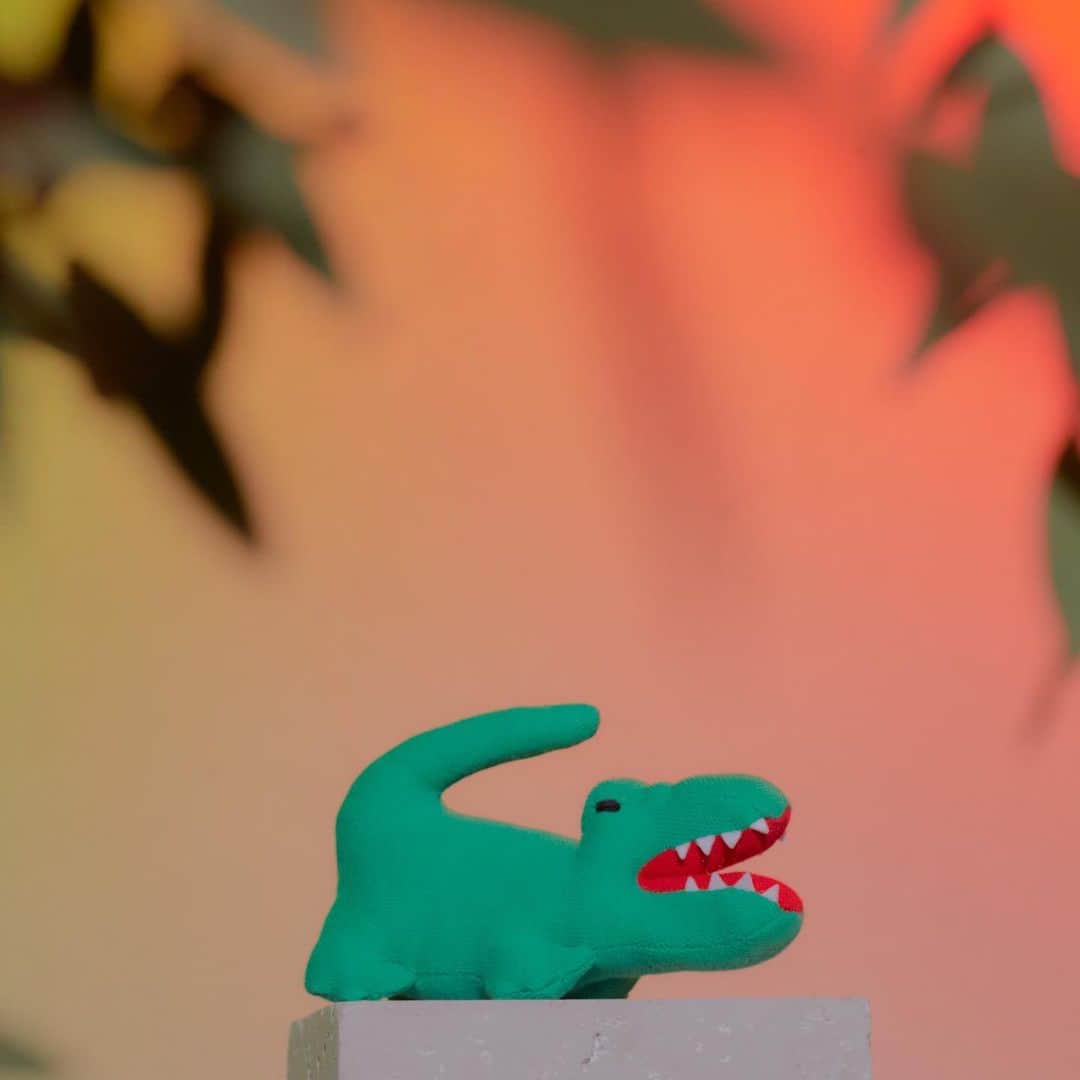 Lacosteさんのインスタグラム写真 - (LacosteInstagram)「Cuddly Crocodile is waiting for thrilling new adventures... Ready to go? Explore the kid’s Christmas selection on Lacoste.com #LacosteHoliday」12月1日 3時18分 - lacoste