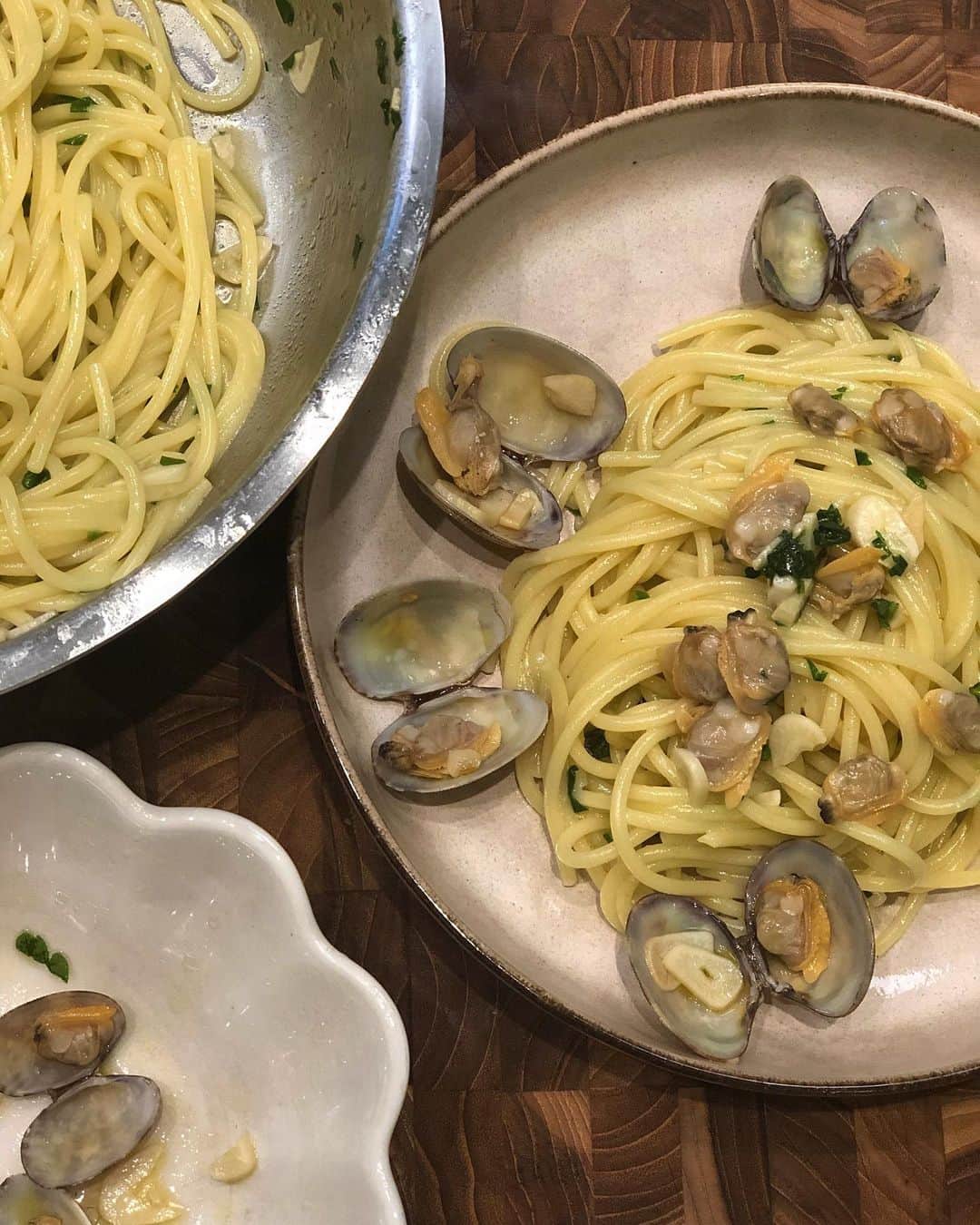 Bianca Ingrossoさんのインスタグラム写真 - (Bianca IngrossoInstagram)「Oh how I love you you beautiful little vongole 👌🏻 What’s your fave pasta dish??? Ps. My fave question to ask anyone 😂」12月1日 3時19分 - biancaingrosso