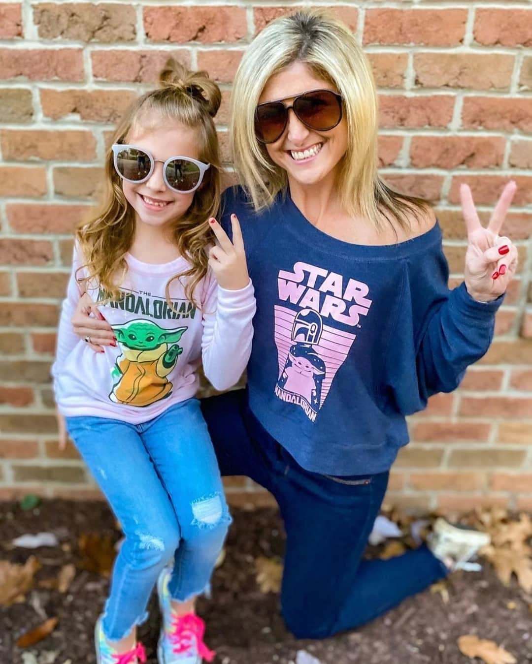 チェイサーのインスタグラム：「Cyber Monday + #MandoMondays , this is the best Monday ever!!!!💞✨👏🏽 #TheMandalorian #chaserbrand  #StarWars #Chaserkids #BabyYoda @miniflyistotesfly」