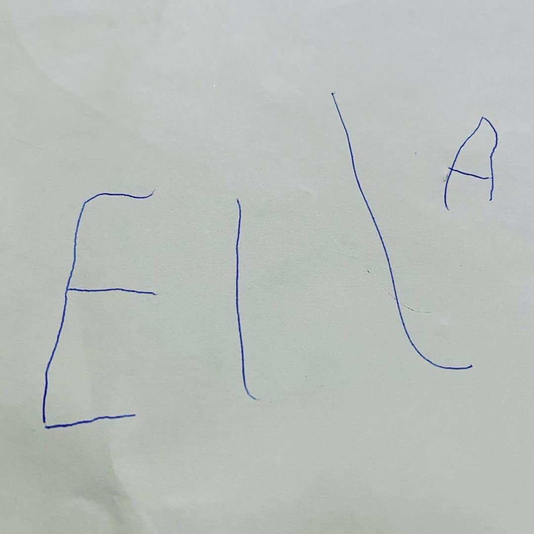 ケシア・ナイト・プリアムのインスタグラム：「I am sooooooo proud of my munchkin!!! She is only 3 and wrote her name all by herself... And I love her creative approach. #Proud #Mom ❤️💗❤️」